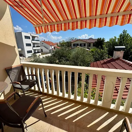 Nola * Vodice